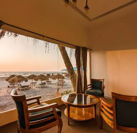 Hotelli Aqua Beach Stays Ashwem