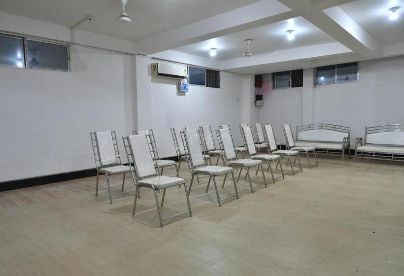 هتل Chocolate Inn Express Deoghar