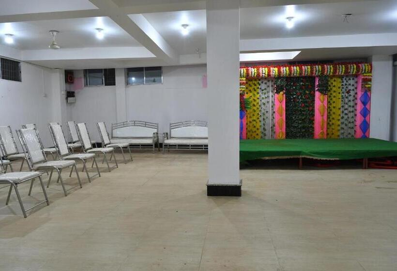 هتل Chocolate Inn Express Deoghar