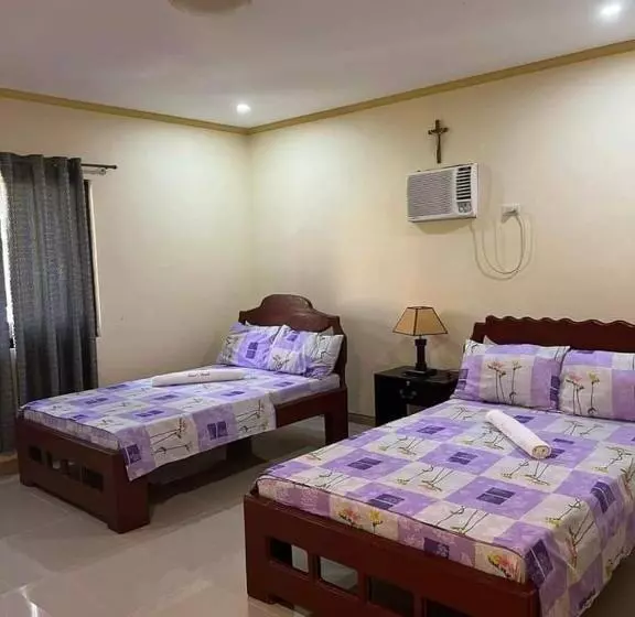 ペンション Crisols Beach Resort   Malapascua Island