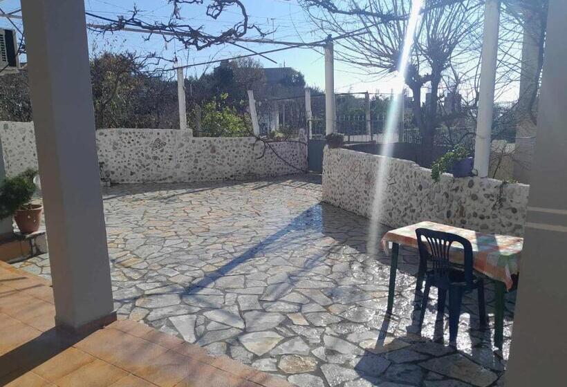 פנסיון Kalemi Sunrise Studios