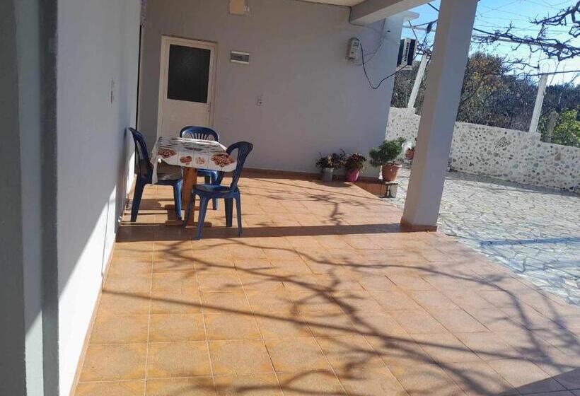 פנסיון Kalemi Sunrise Studios