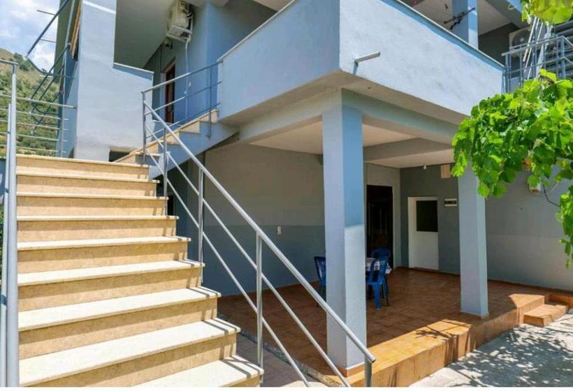 פנסיון Kalemi Sunrise Studios