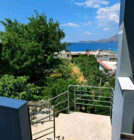 פנסיון Kalemi Sunrise Studios