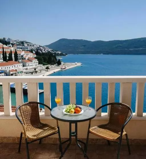 پانسیون Villa Lasić Neum
