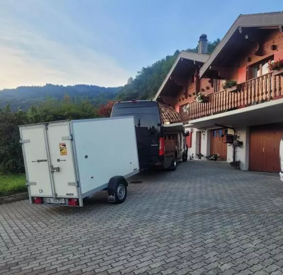 ベッドアンドブレックファースト La Bergerie   Chalet Alice