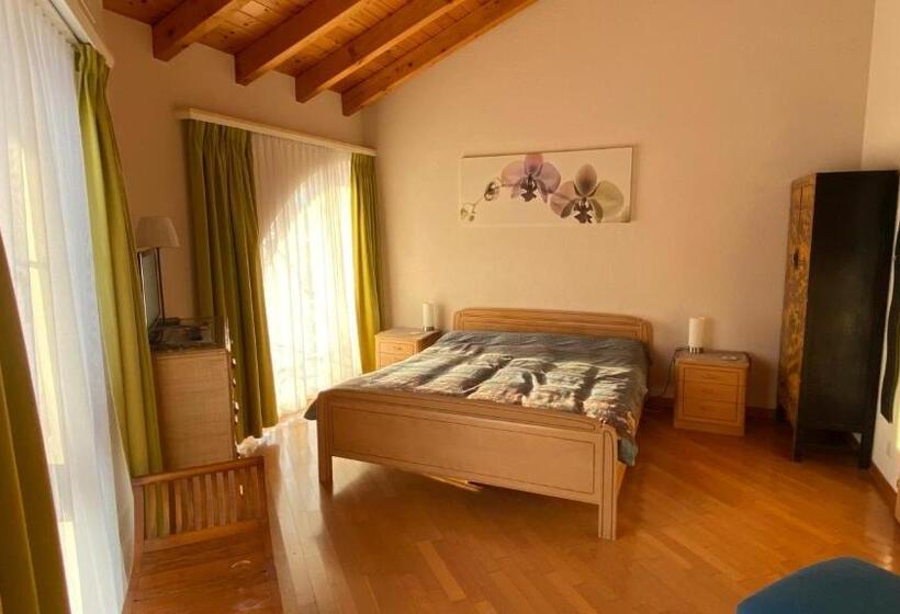 تختخواب و صبحانه The Traditional