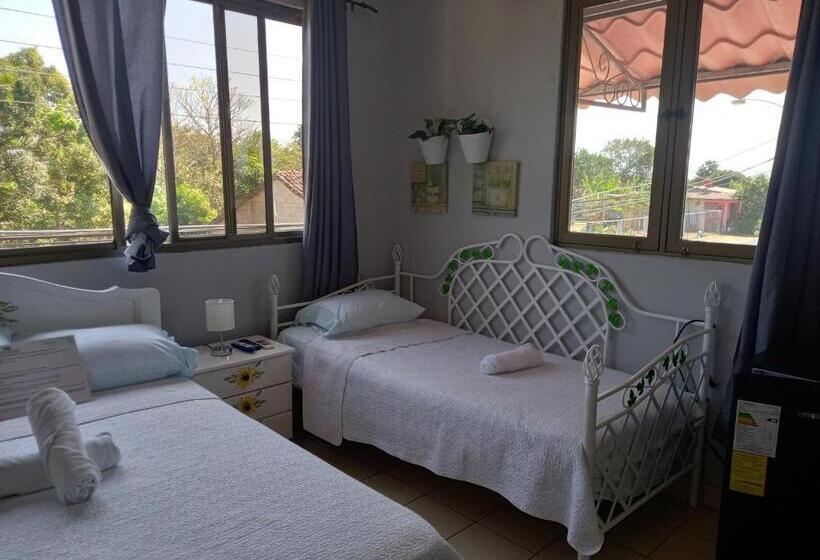 Hostel Kimmell / Hostal Familiar La Casita De Los Kimmell