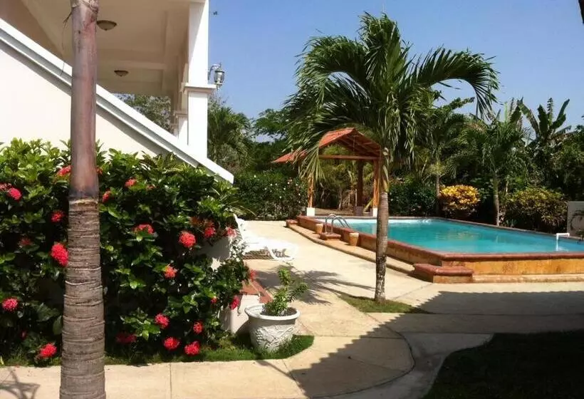 Hotelli Pedasi Sports Club