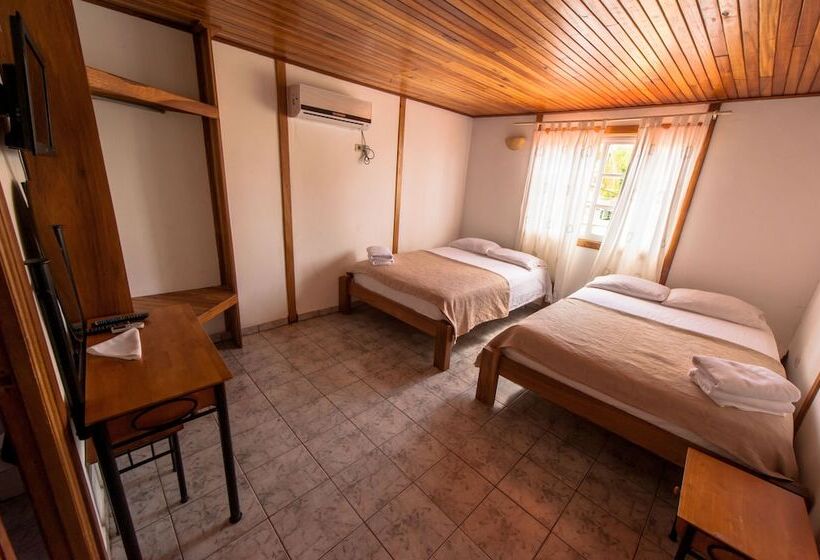 Hotel Posada Los Delfines