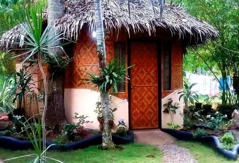 Lennons Place Backpacker Hostel