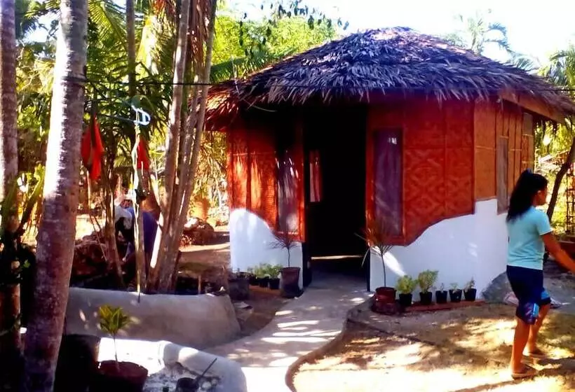 Lennons Place Backpacker Hostel