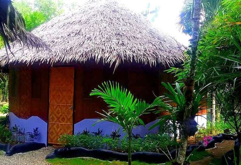 Lennons Place Backpacker Hostel