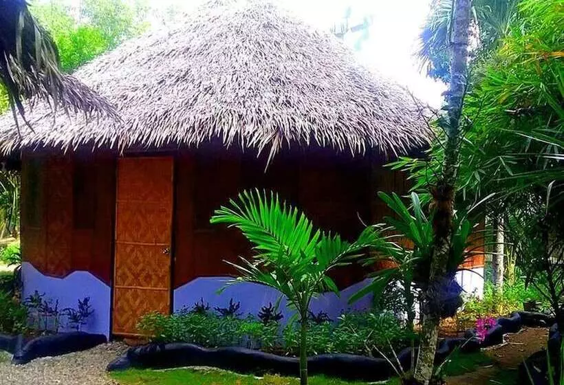 Lennons Place Backpacker Hostel