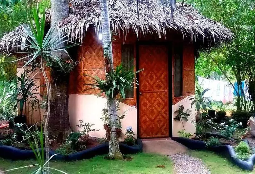 Lennons Place Backpacker Hostel