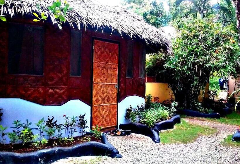 Lennons Place Backpacker Hostel