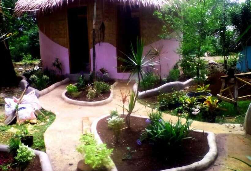 Lennons Place Backpacker Hostel