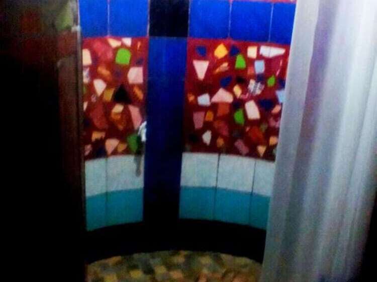 Lennons Place Backpacker Hostel