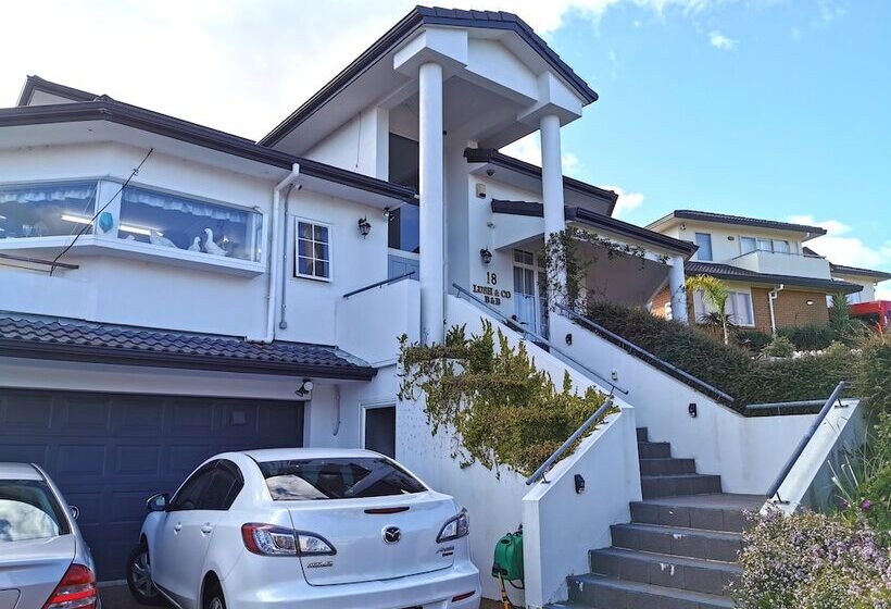 Lush & Co Auckland Bed & Breakfast