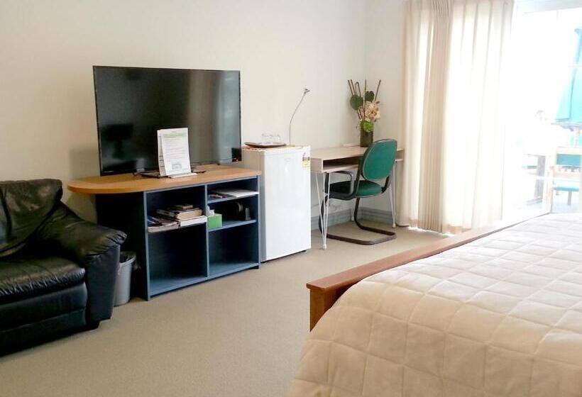 Lush & Co Auckland Bed & Breakfast