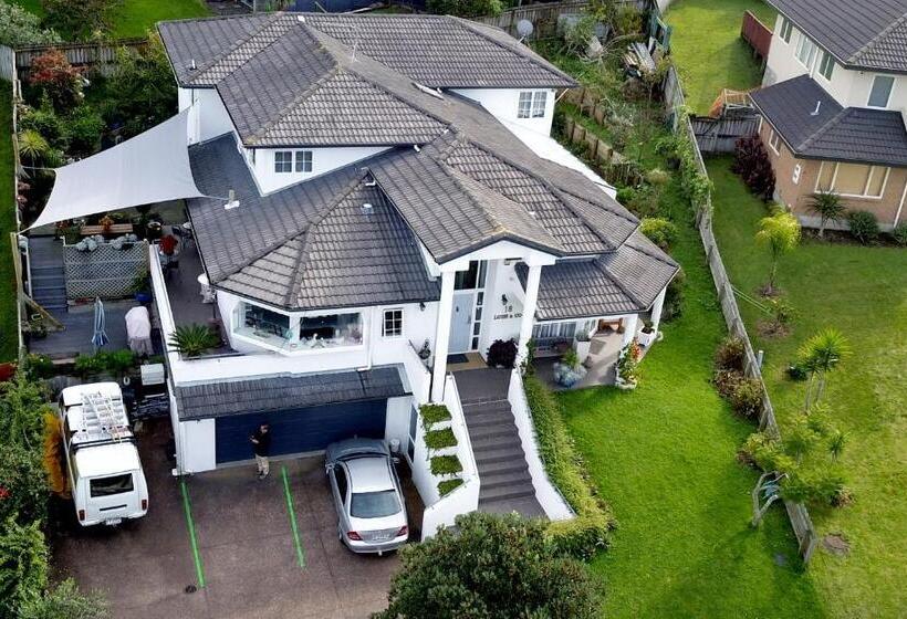 Lush & Co Auckland Bed & Breakfast