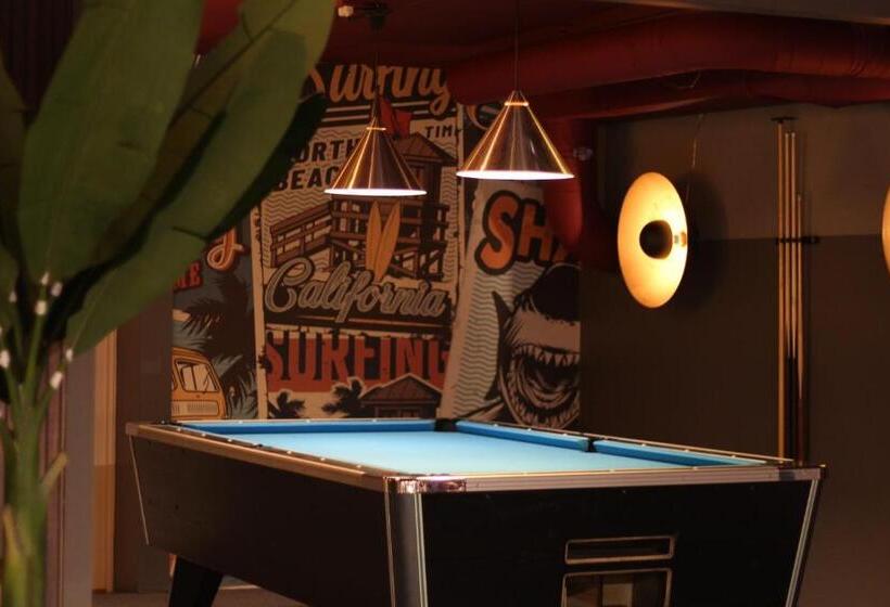 Multi Challenge Hostel