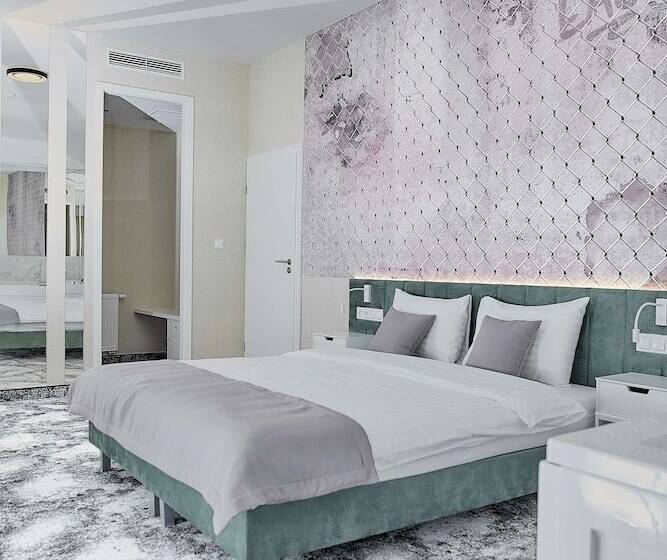 בית מלון כפרי Tulip Inn żyrardów