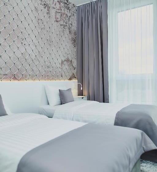 בית מלון כפרי Tulip Inn żyrardów