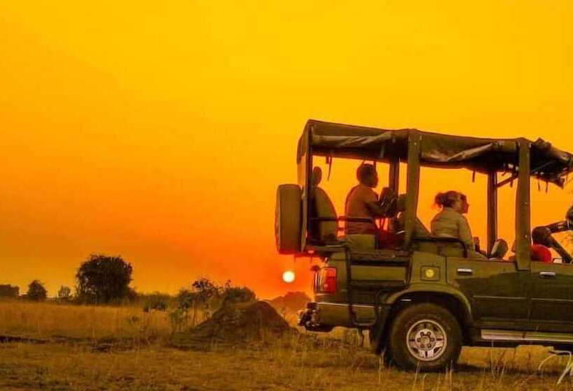 هتل Kazinga Wilderness Safari Camp