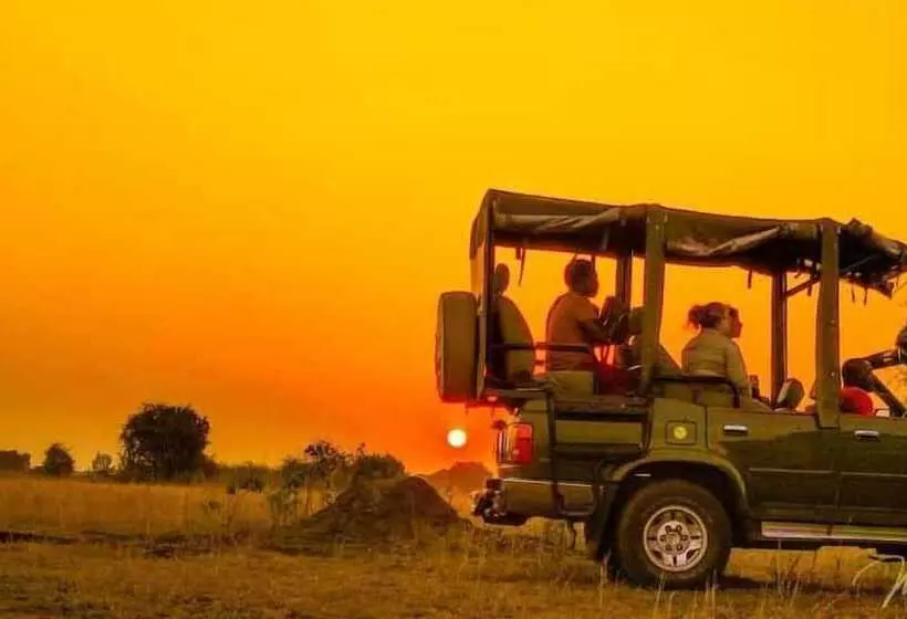 هتل Kazinga Wilderness Safari Camp
