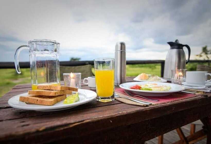 هتل Kazinga Wilderness Safari Camp