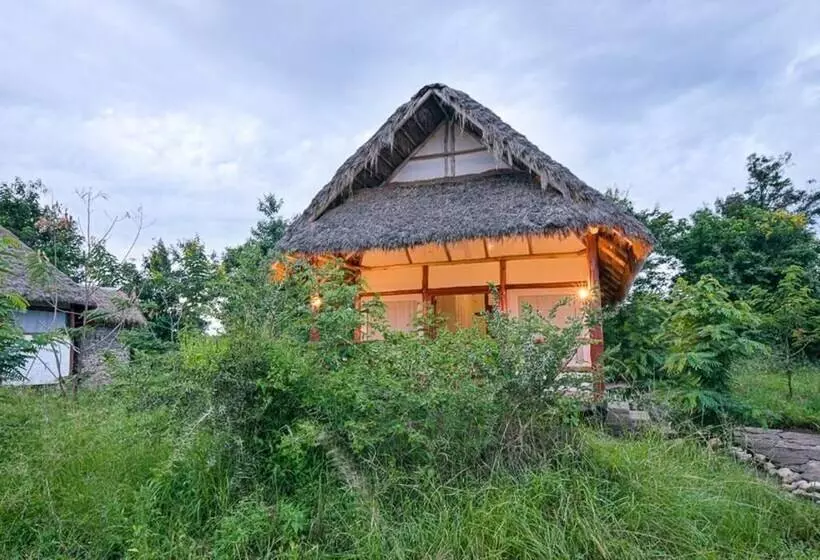 هتل Kazinga Wilderness Safari Camp