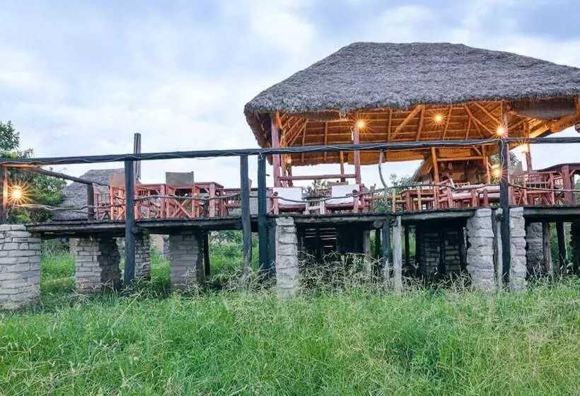 هتل Kazinga Wilderness Safari Camp