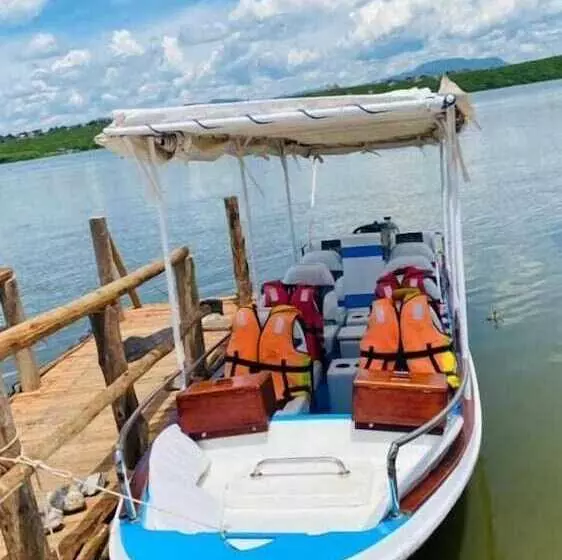 هتل Kazinga Wilderness Safari Camp