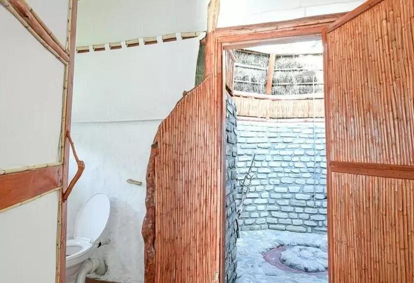 هتل Kazinga Wilderness Safari Camp