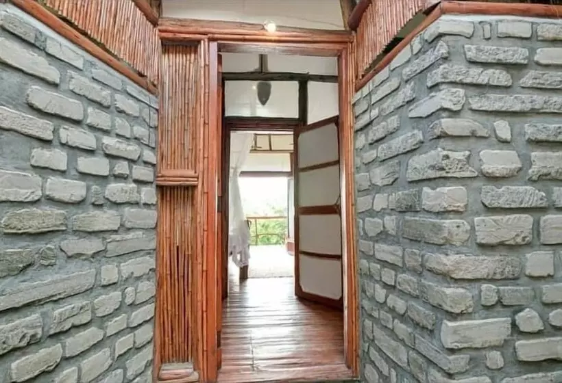 هتل Kazinga Wilderness Safari Camp