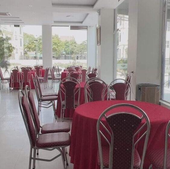 Royal Hotel Cua Lo Beach