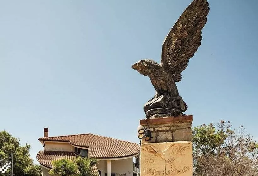 Maaseutuhotelli Il Falco Del Cilento