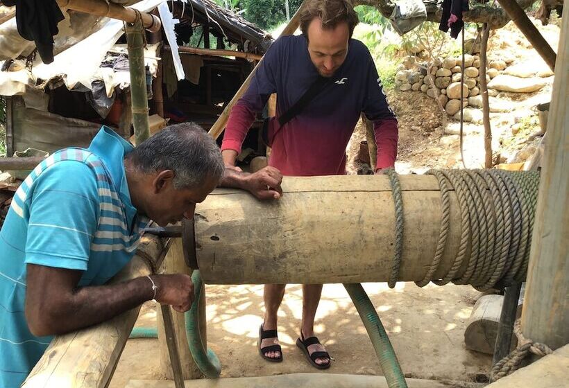 בית מלון כפרי The Backyard Blangoda