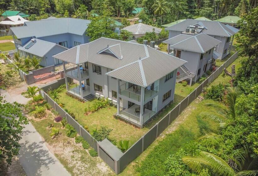 Palm Holiday Apartments