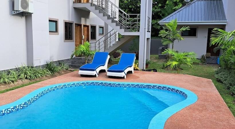 Palm Holiday Apartments