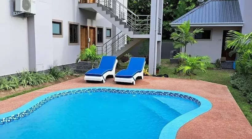 Palm Holiday Apartments