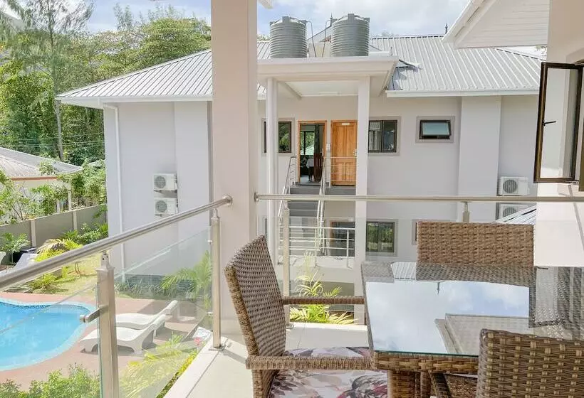 Palm Holiday Apartments