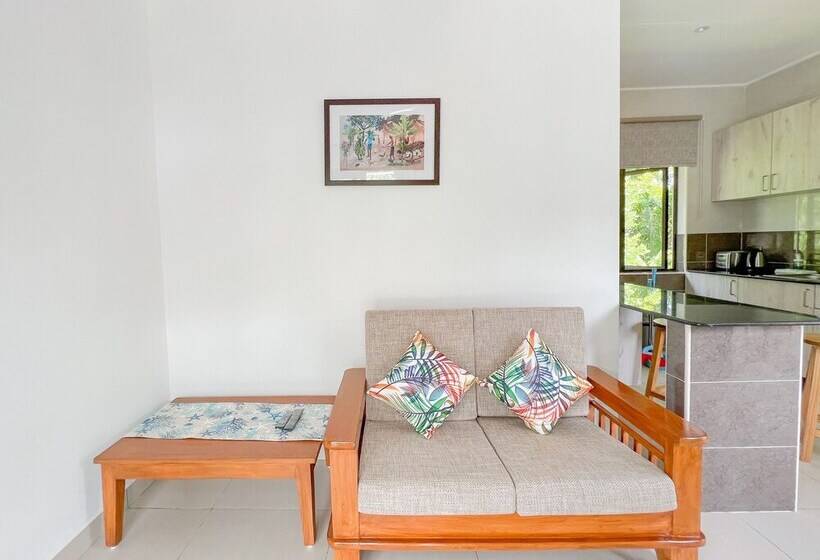 Palm Holiday Apartments