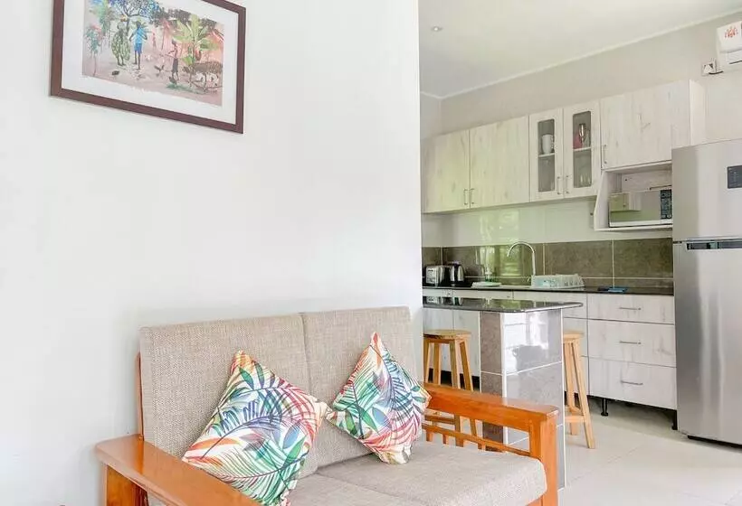 Palm Holiday Apartments