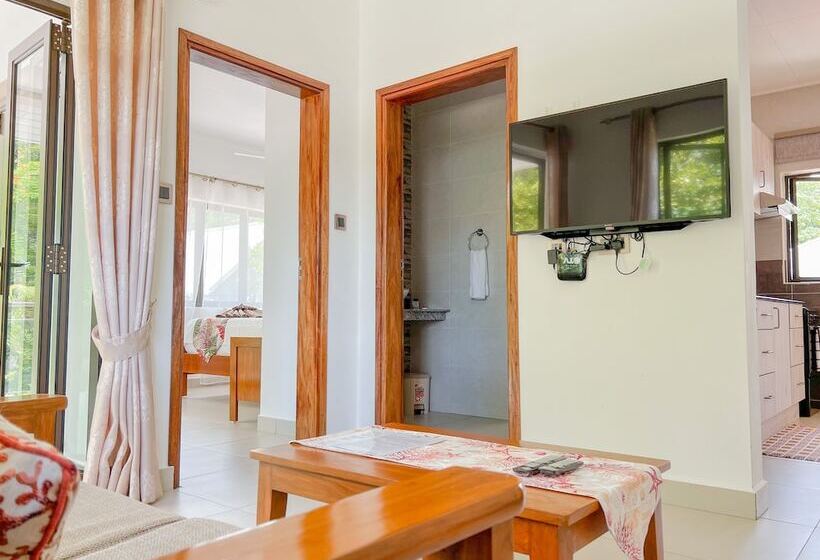 Palm Holiday Apartments