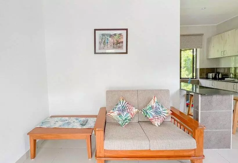 Palm Holiday Apartments