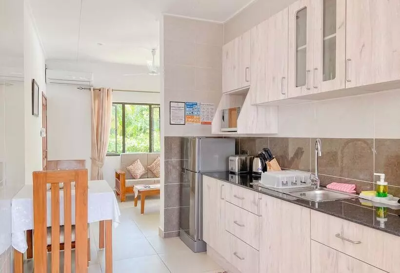 Palm Holiday Apartments