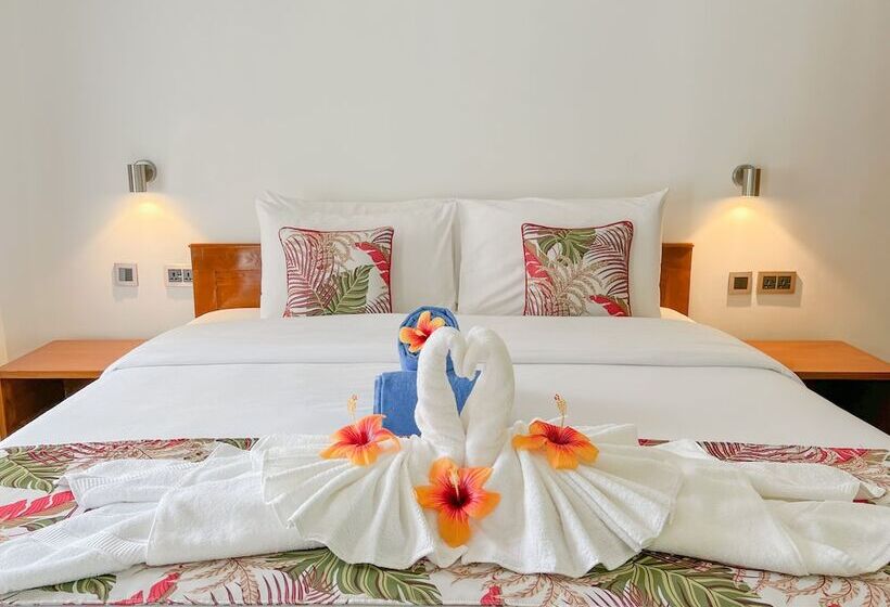 Palm Holiday Apartments