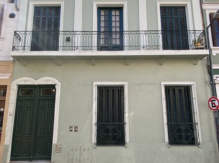 پانسیون Casa En El Encantador San Telmo   8 Habitaciones